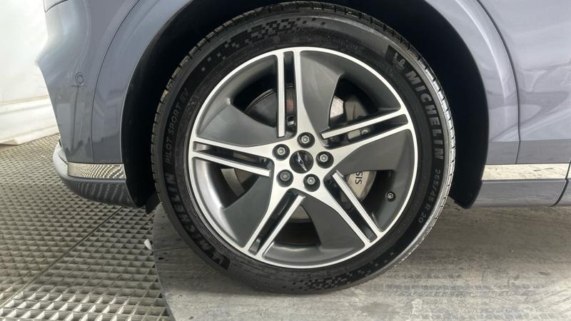Genesis GV70 Photo cohere-bb955c2511cbf54925cc891631aaefcc50da0afa.jpg