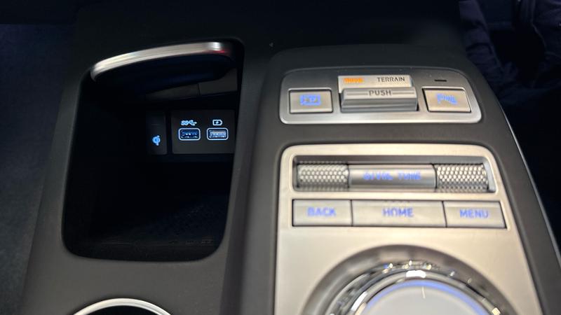 Genesis GV70 Photo cohere-bcdb7af82d71f5688de6a01d159e899621cb9001.jpg