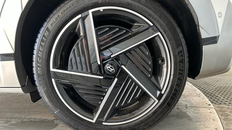 Hyundai IONIQ 5 Photo cohere-bedb26b7e2a3c6ff93f1e2eb56a82220d2e8756b.jpg