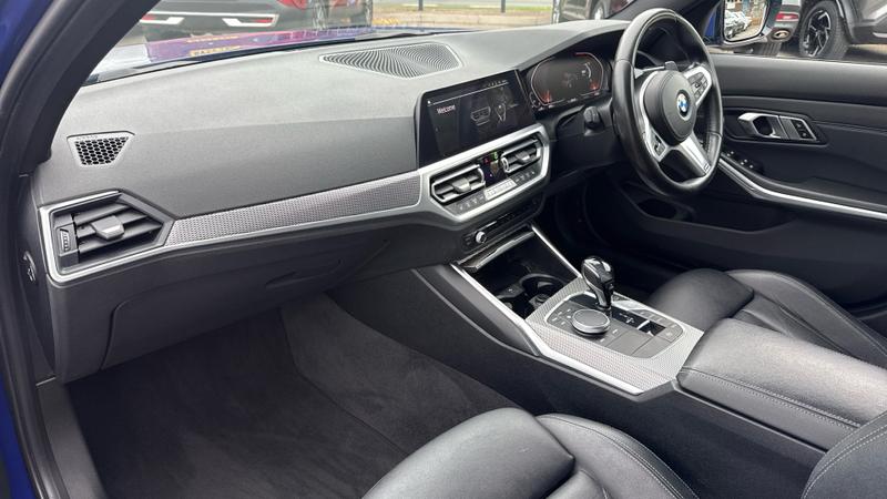 BMW 3 Series Photo cohere-bf7c82a13f4315288aea373c33d0bb31cd375632.jpg