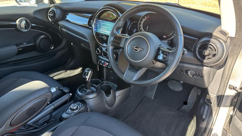 MINI Hatch Photo cohere-c143ba9a18df44c057ed6f259bcf1ad969bfaa55.jpg