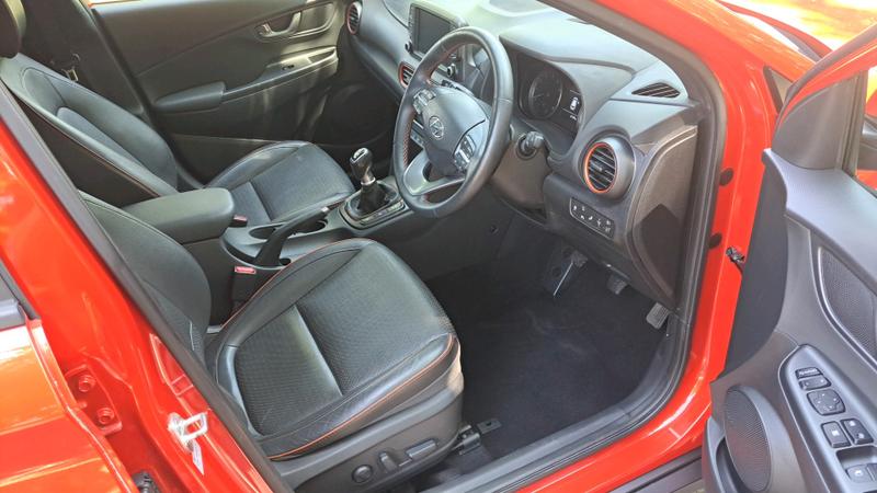 Hyundai KONA Photo cohere-c19be5175ae59eabbb30b92b124a459bea23eca0.jpg