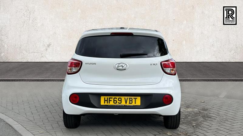 Hyundai i10 Photo cohere-c1f77325be9df392bf653ef1ea12cae94a0d13c3.jpg