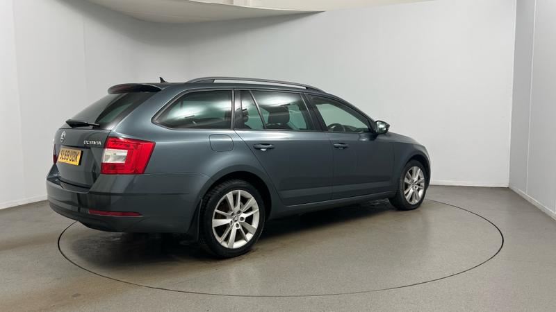 Skoda OCTAVIA Photo cohere-c29b2c0e5068210f5e296f5cba15c541066ac363.jpg