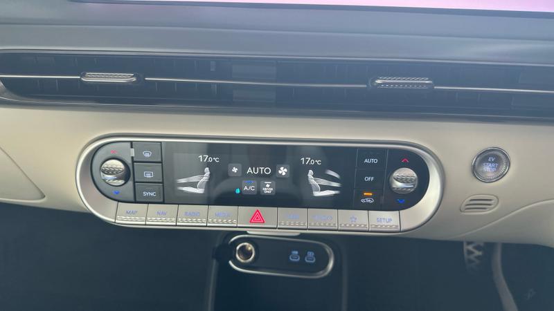 Genesis GV60 Photo cohere-c380def514140fcec873b07f41f720b624a60c51.jpg