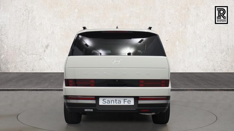 Hyundai santa fe Photo cohere-c4255ea67f5229c759f4c78f5213ee6dd436b70d.jpg