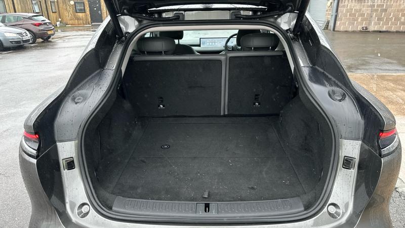 MG MG IM6 Photo cohere-c49ef4a5a392bd921025c968d35b11906b872f71.jpg