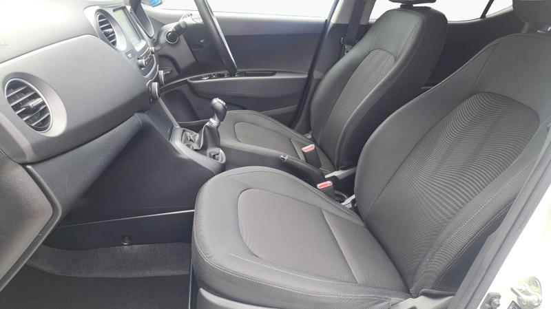 Hyundai i10 Photo cohere-c571122e38ff1e64eb2b7955bccd29aaa3a1fde0.jpg