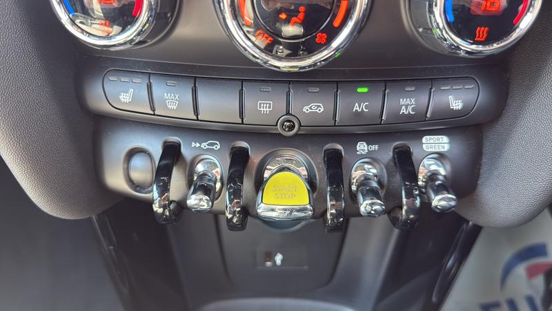 MINI Electric Hatch Photo cohere-c576bcc0c50149e850e7ef5bdd211139ca77084f.jpg