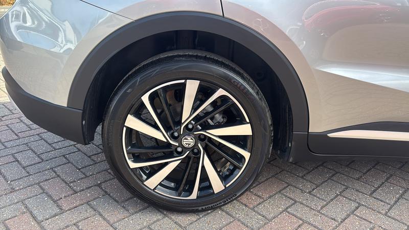 MG ZS Hybrid+ Photo cohere-c747ec2efaec595bb39d2a76bd815c27f64c4ade.jpg
