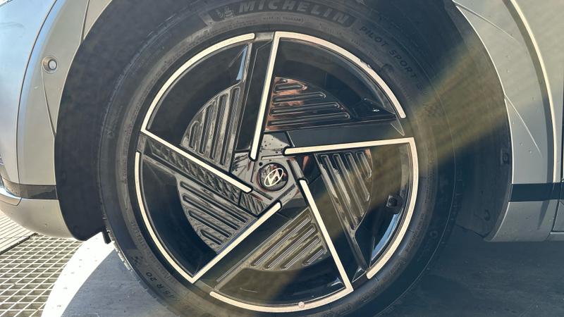 Hyundai IONIQ 5 Photo cohere-c74af52bdfb4bda43adb265a19be914ec745a290.jpg