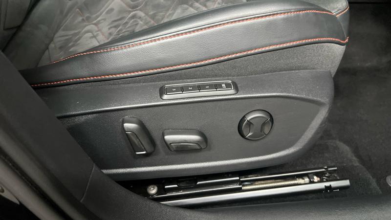 SEAT LEON Photo cohere-c756dea4b79052ab7bda7d5406286bae6c20f9e6.jpg