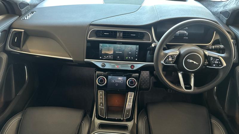 Jaguar I-PACE Photo cohere-c8039779fe88cf9bb86e231047cee610abe227bb.jpg