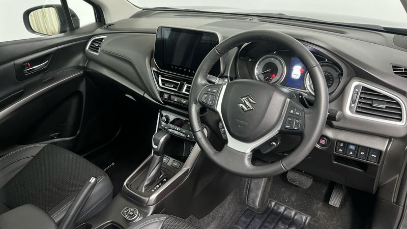 Suzuki S-CROSS Photo cohere-c8c9a67f8d7d3ca564b433df7a1abeb8aca3dae5.jpg