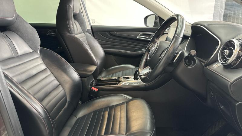 MG MG HS Photo cohere-c8cb461f3e1e69e83c8226aa18ea45d363a888b9.jpg
