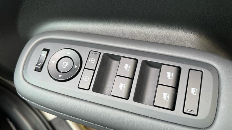 Hyundai SANTA FE Photo cohere-c9187081027150e3b55937978c2eb2ee698bbe40.jpg