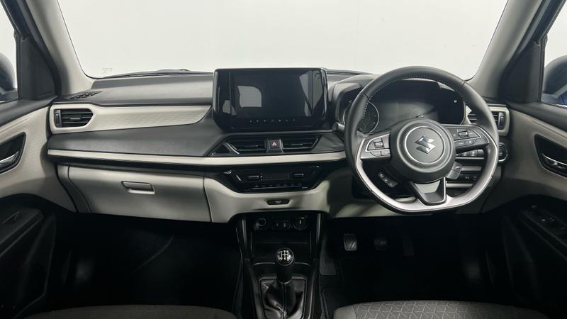 Suzuki SWIFT Photo cohere-c9d4eba63eb79f7c9312769382c1dacd215b51bc.jpg