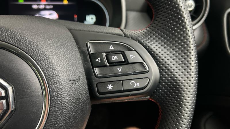 MG ZS Photo cohere-c9e6ed3da27420a067798254e0908f295a2cb2d2.jpg