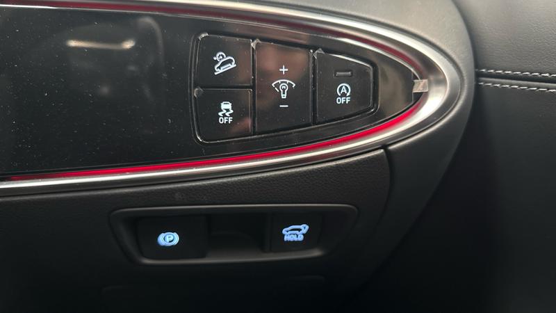 Genesis GV70 Photo cohere-cb19c73cbae43ba04c55a007f6f9ba840687e31a.jpg