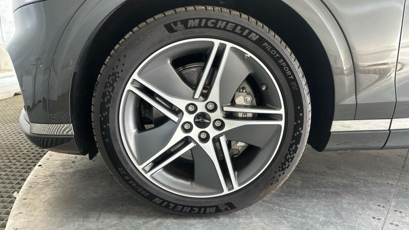 Genesis GV70 Photo cohere-cbe5aa1af5ae1872b33445c8fa13fc98f2a5dde2.jpg