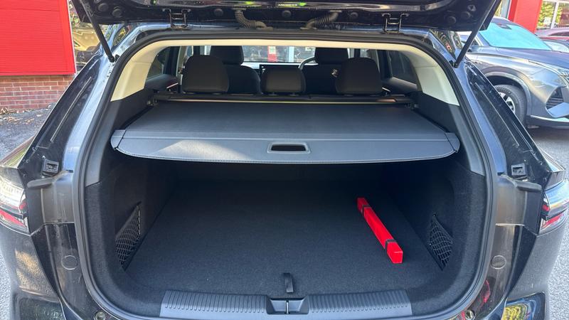 MG HS Hybrid+ Photo cohere-cc5760bcc9784a046d3de429271e805b91d83810.jpg