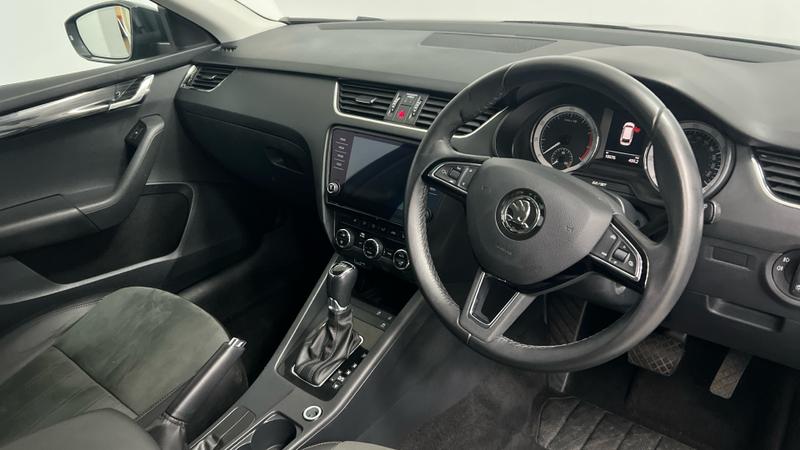 Skoda OCTAVIA Photo cohere-cc9c04f40daca9238dc555a17ea986a3b1c3aa27.jpg