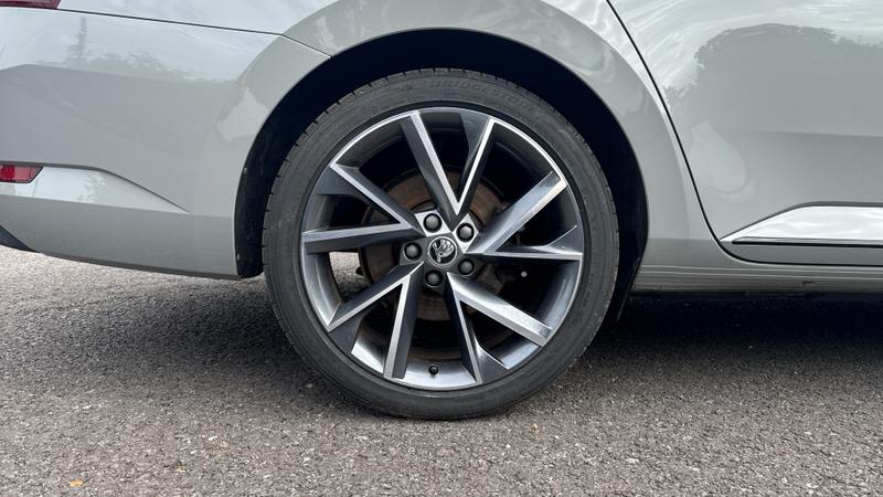 Skoda SUPERB Photo cohere-ce75b9a4071d2995e080a2be5bda77f245ab0c06.jpg