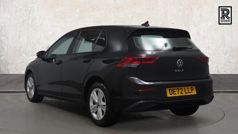 Volkswagen Golf Photo cohere-cef6fd865bdea215d76ea04e6f09c5220f022727.jpg
