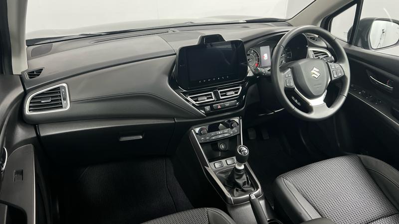 Suzuki S-CROSS Photo cohere-cf244e4ac48d435f82f2e5489db2564ca1022526.jpg