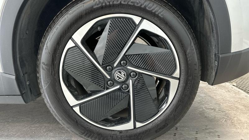 MG MGS5 EV Photo cohere-d216f7f0a00cbdbfd4bb99756e27cd19e8cceaf7.jpg