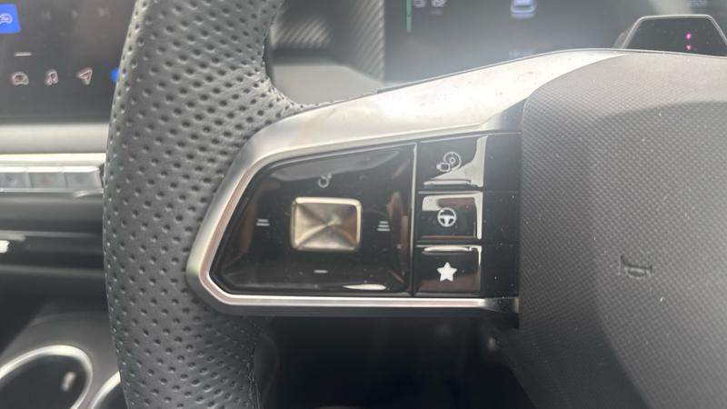 MG MGS5 EV Photo cohere-d26a35fc8220c705b3e1e13cbc9837e2a916d898.jpg