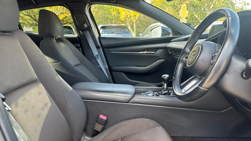 Mazda Mazda3 Photo cohere-d453f5ce15c32545adf02e793a4648e08aed6c75.jpg