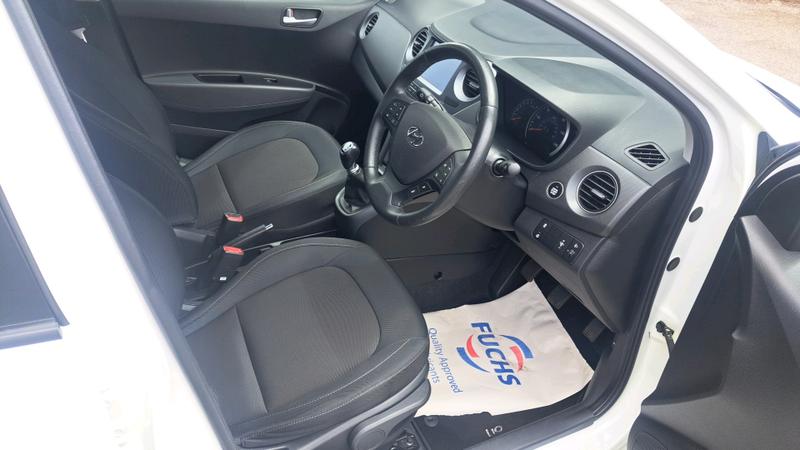 Hyundai i10 Photo cohere-d4af5de7c8632c76b579f221dca1f30e163884fb.jpg