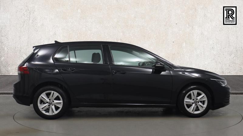 Volkswagen Golf Photo cohere-d726c3cdeca052eccb14e1a43d0a40d89a81f44f.jpg