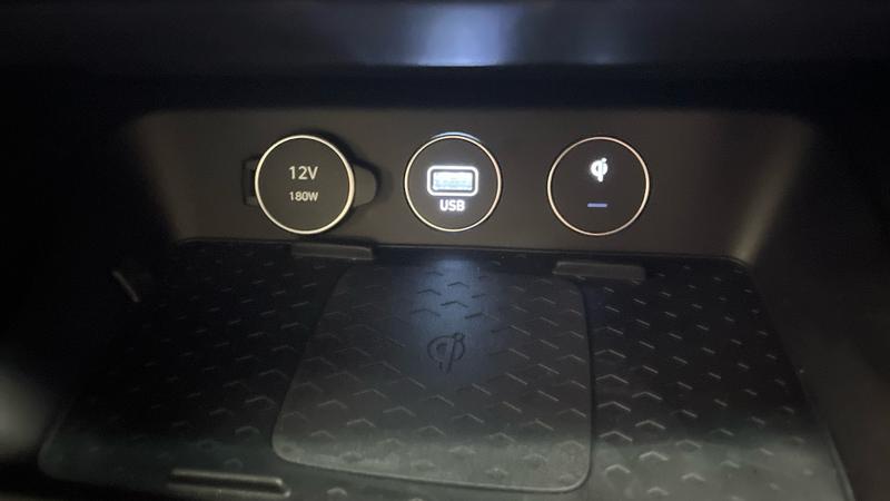 Genesis G70 Photo cohere-d7c7c860cd6830cf3e24999c5644ff25e9c3798f.jpg