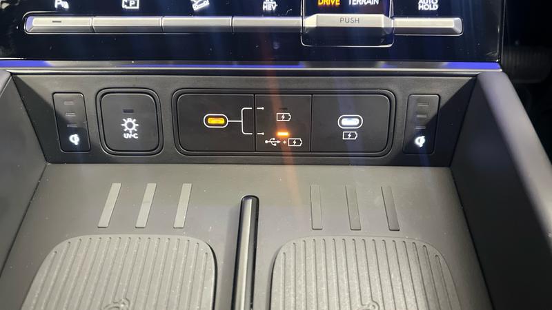 Hyundai santa fe Photo cohere-d892f9ad39e69af72ce826702e2e077074fc4c87.jpg