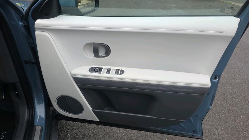 Hyundai IONIQ 5 Photo cohere-d8a8a0c4e3d6e9a0dd13f535a08e68f815e6d347.jpg