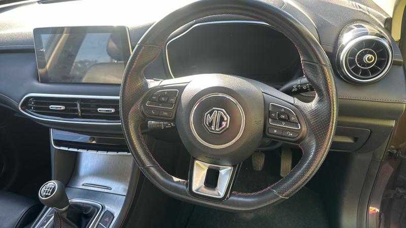 MG MG HS Photo cohere-d8ecc0ba86bdc82ecb9b6dd2d93918ea487f2e63.jpg