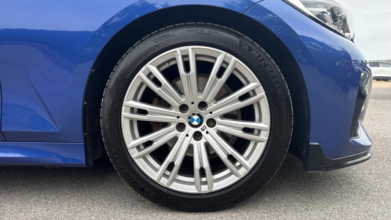 BMW 3 Series Photo cohere-d995bcf554f6b39d4bc6b170842401d53aeaf213.jpg