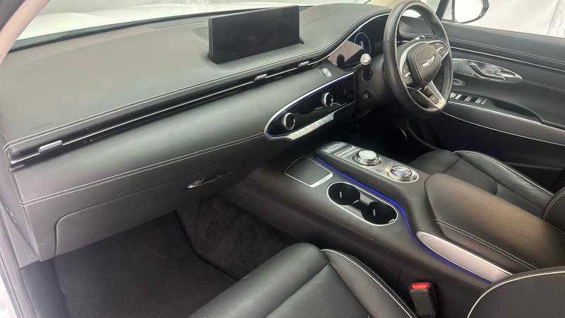 Genesis GV70 Photo cohere-da010e3004fee0ad20e86692ce9c080f526f4612.jpg