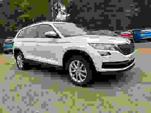 Used 2020 Skoda KODIAQ 1.5 TSI ACT SE SUV 5dr Petrol DSG Euro 6 (s/s) (7 Seat) (150 ps) White at Richmond Motor Group