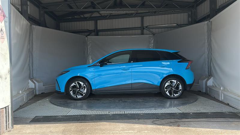MG MG4 EV Photo cohere-da74d1b89f052a20b70c39fdc5504b9efe3e50f6.jpg