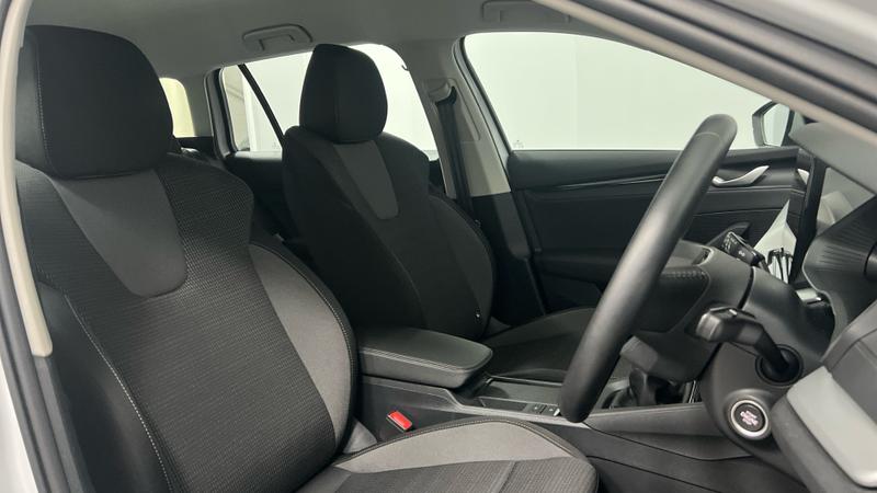 Skoda OCTAVIA Photo cohere-db374522976a17d4c818b1ff4418247fc7112ea4.jpg