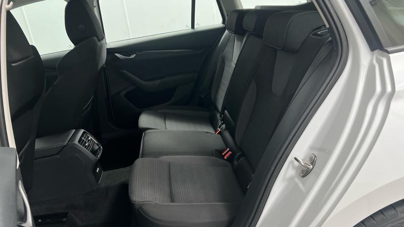 Skoda OCTAVIA Photo cohere-db8bca3aaccc7206b824bbd1618e8bfb011edf3d.jpg