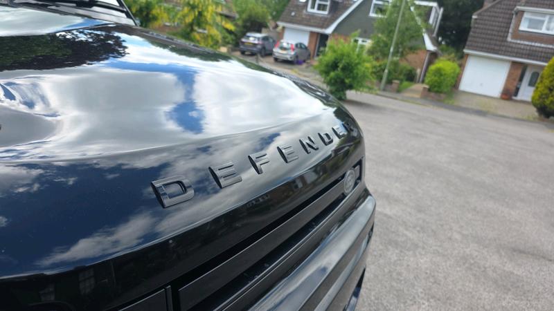Land Rover Defender 110 Photo cohere-dba6252c39edfe58e94dc6b3a52f6aed12c0c711.jpg