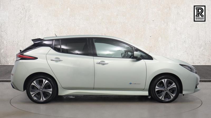 Nissan LEAF Photo cohere-dbedeb0d26b62d56b14118548bfcc8fb3d22cc4f.jpg