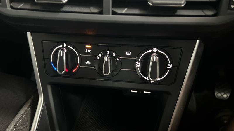 Volkswagen Polo Photo cohere-dbfa0d676c308f91c1ab344a54911f8abad3b105.jpg