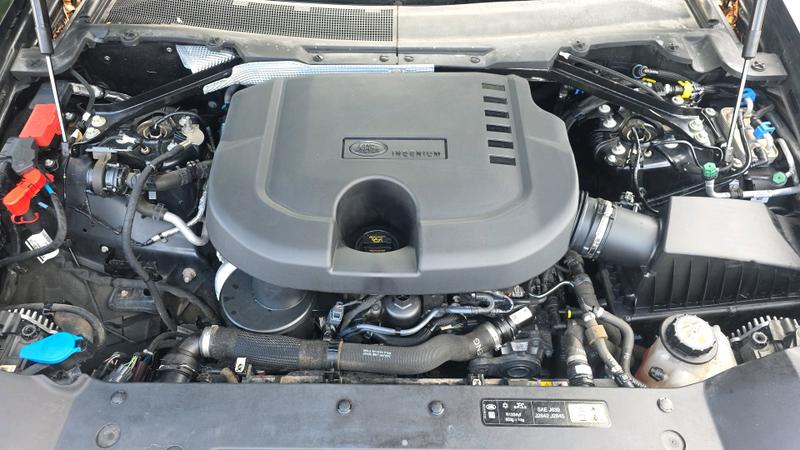 Land Rover Defender 110 Photo cohere-dc0f3454770a43cf159ec9390a6941240d60860c.jpg