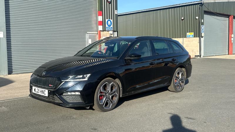 Skoda OCTAVIA Photo cohere-df6fc4c1df5d4f4b0c8397be949ec7f96a1814b5.jpg