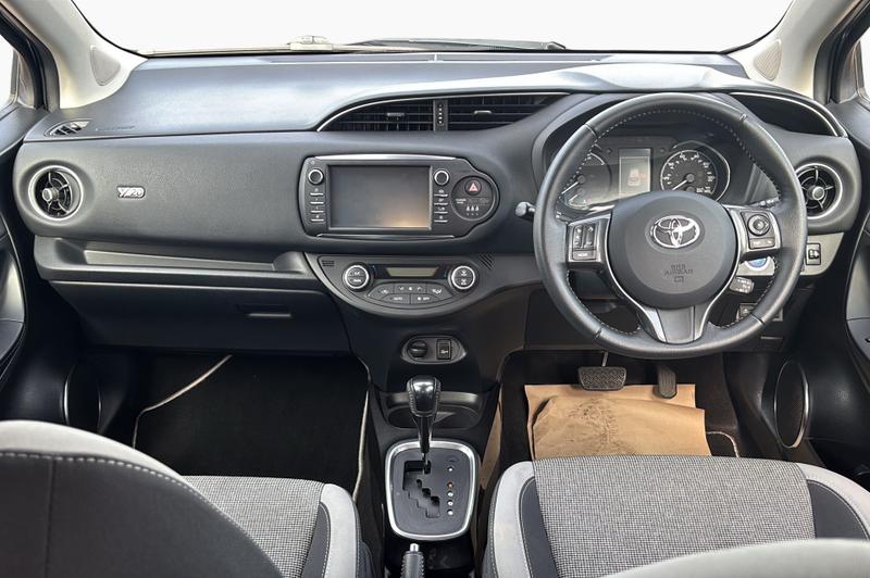 Toyota Yaris Photo cohere-dfa1eb3445b00193015eaf0cf3cfe239500ea670.jpg